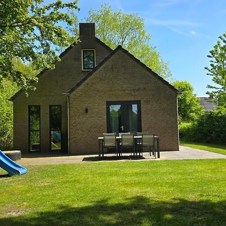Vakantiewoning Maas En Waal 100 Holiday home Ewijk