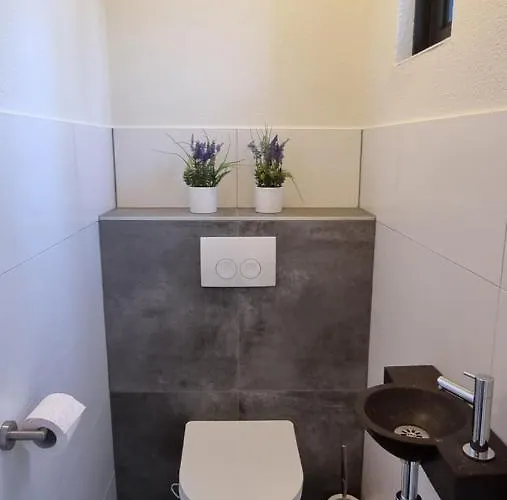 Vakantiewoning Maas En Waal 100 بيت للعطل *